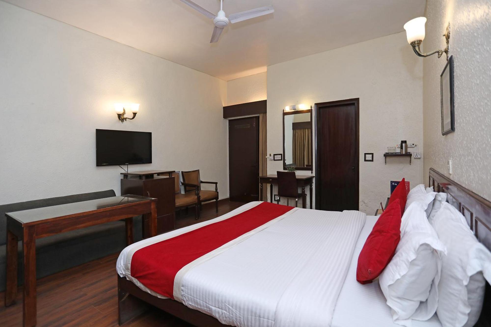 Collection O Hamilton Hotel Nuova Delhi Esterno foto