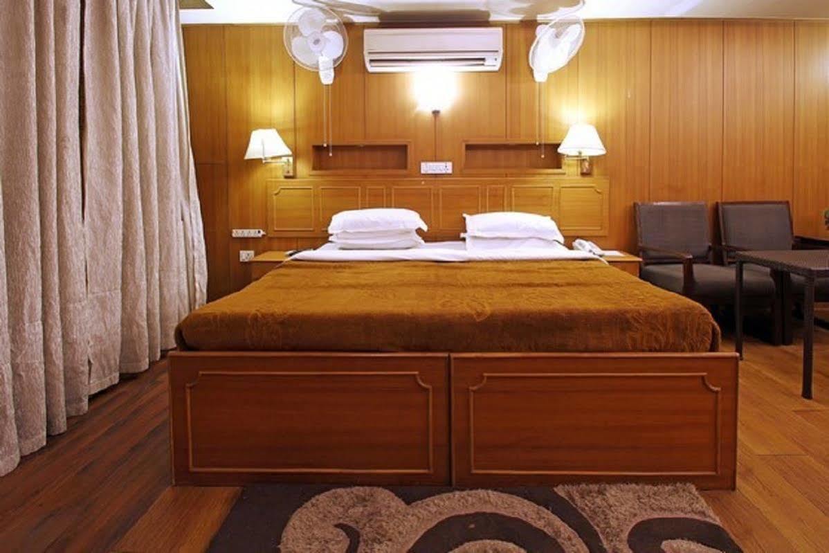 Collection O Hamilton Hotel Nuova Delhi Esterno foto